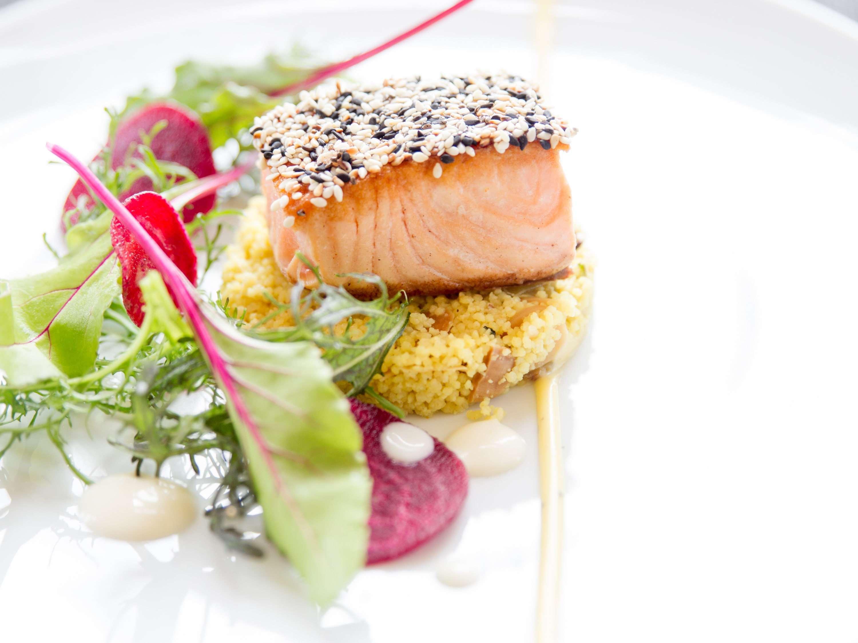 Sofitel Montevideo Casino Carrasco & Spa Extérieur photo Salmon with quinoa