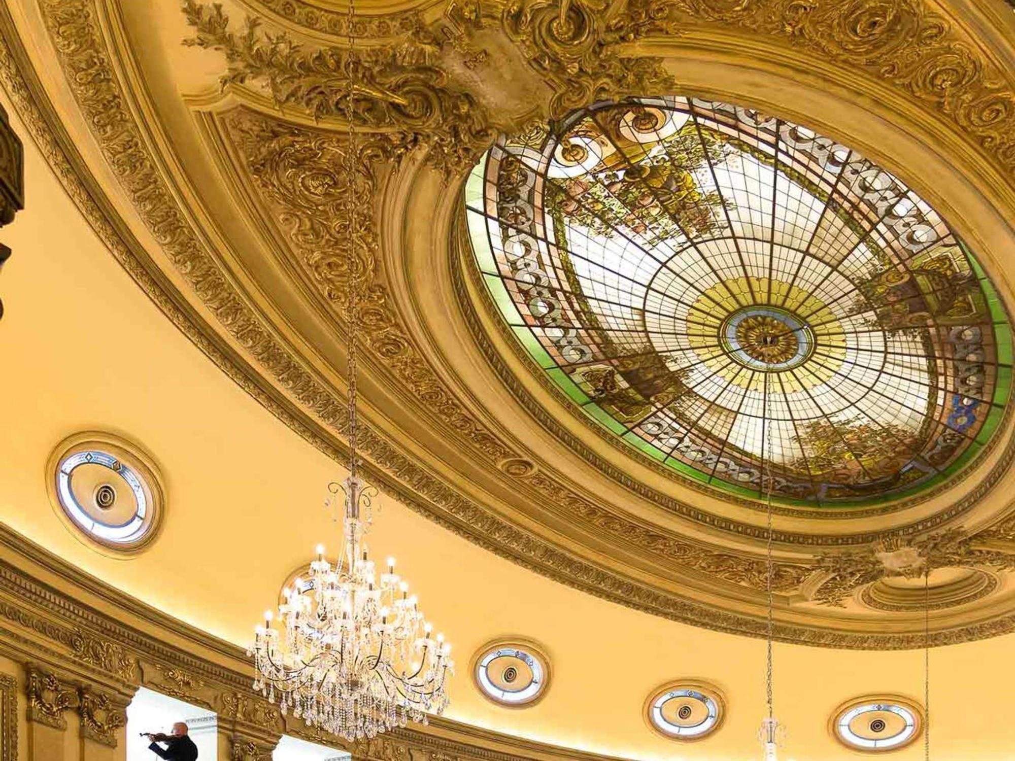 Sofitel Montevideo Casino Carrasco & Spa Extérieur photo Ceiling of the ballroom